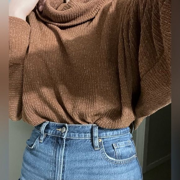 Jodifl brown/burnt orange cowl neck long dolman sleeve sweater in size M. - Picture 7 of 7